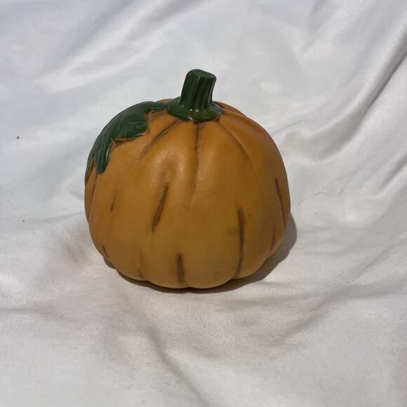 Vintage Winking Pumpkin Face Ceramic Figurine Halloween Decor Made in Taiwan - Picture 4 of 6